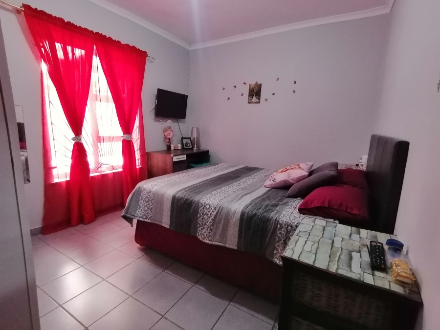 3 Bedroom Property for Sale in Perm Gardens Western Cape